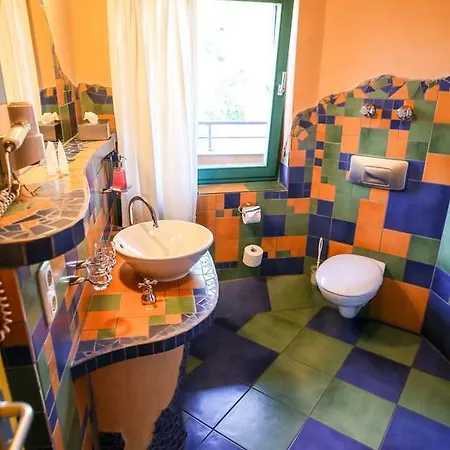 Backstage Hotel 3*